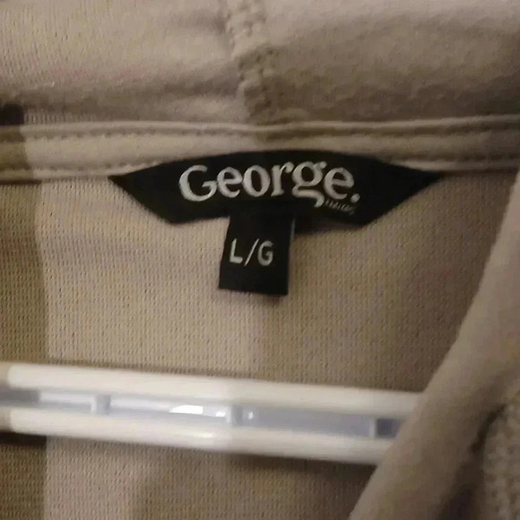 Super  soft gray hoodie - Picture 3 of 9